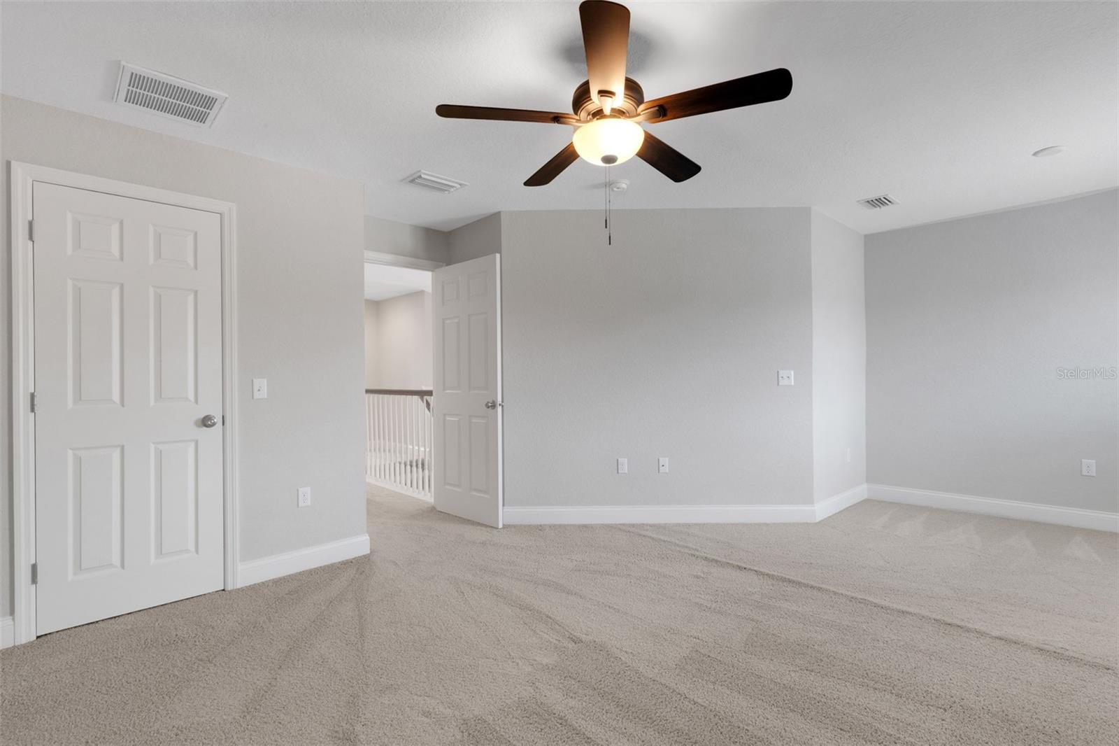 Image 28 of 41 For 2928 Mission Lakes Drive