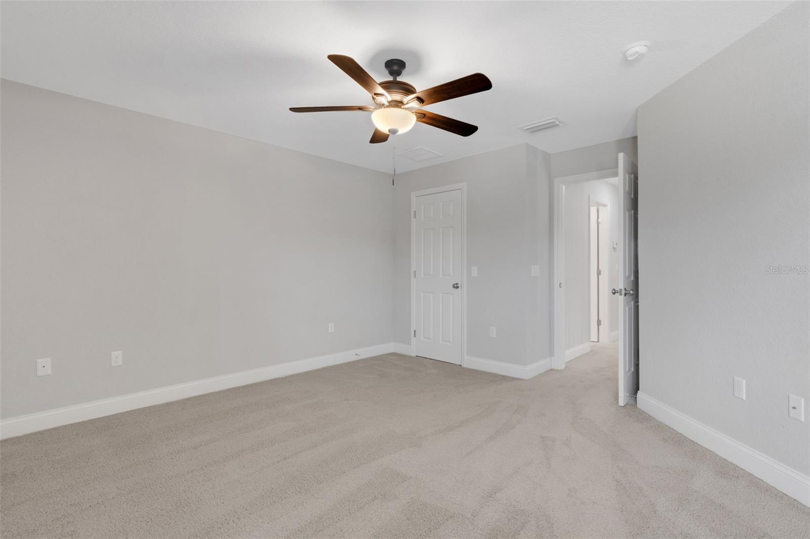 Image 29 of 41 For 2928 Mission Lakes Drive