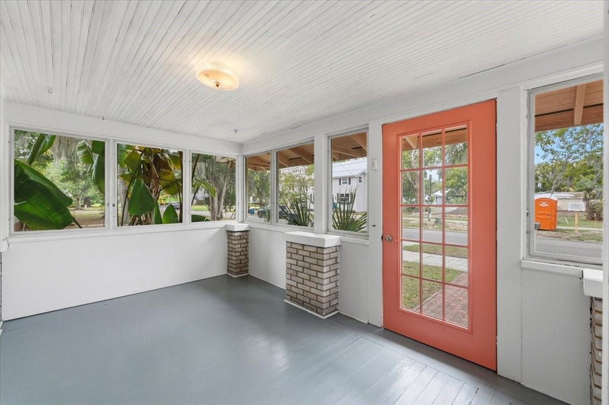 Image 11 of 48 For 530 Jackson Avenue