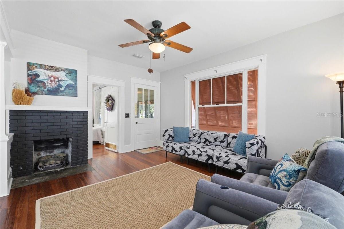 Image 13 of 48 For 530 Jackson Avenue