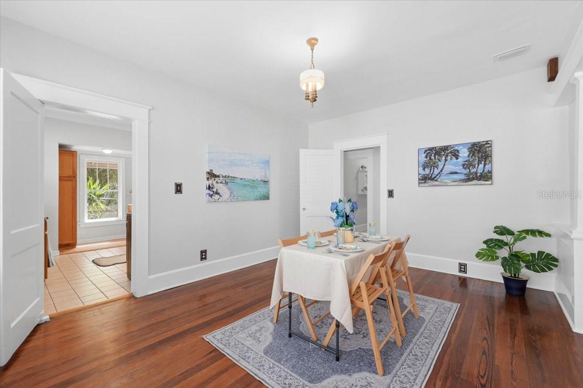 Image 18 of 48 For 530 Jackson Avenue