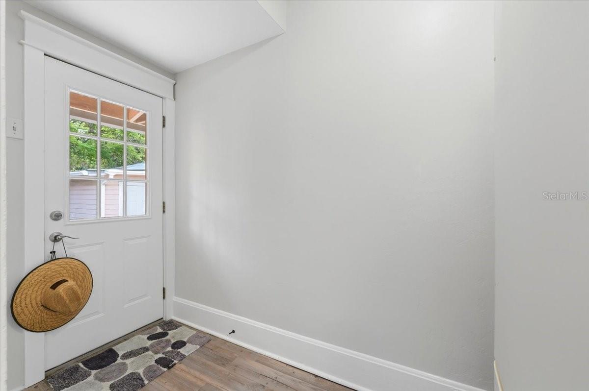 Image 23 of 48 For 530 Jackson Avenue