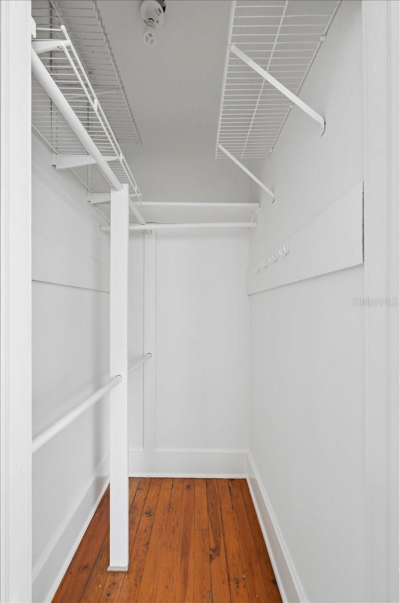 Image 29 of 48 For 530 Jackson Avenue