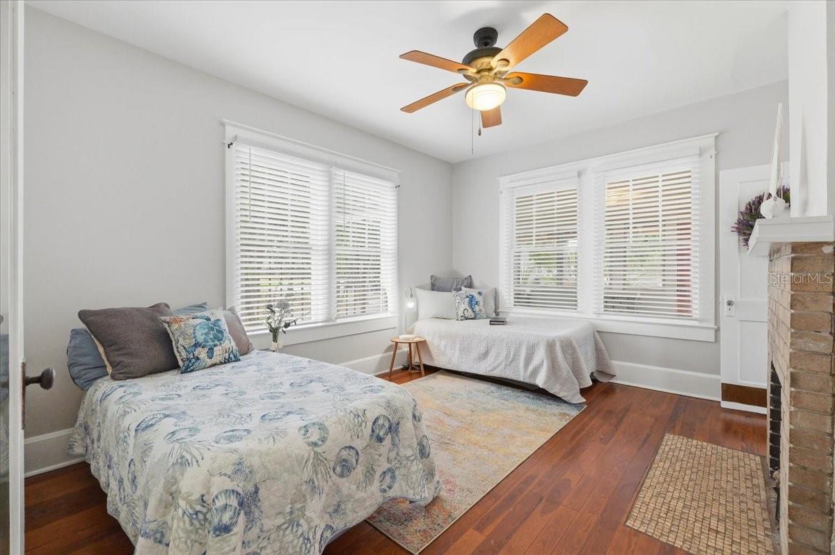 Image 33 of 48 For 530 Jackson Avenue