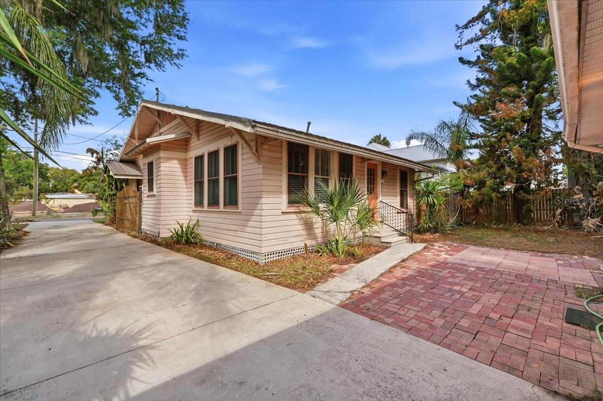 Image 6 of 48 For 530 Jackson Avenue