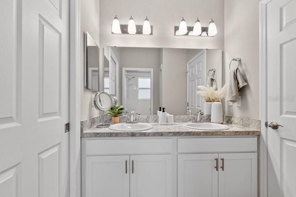 Image 19 of 32 For 712 Daphne Drive