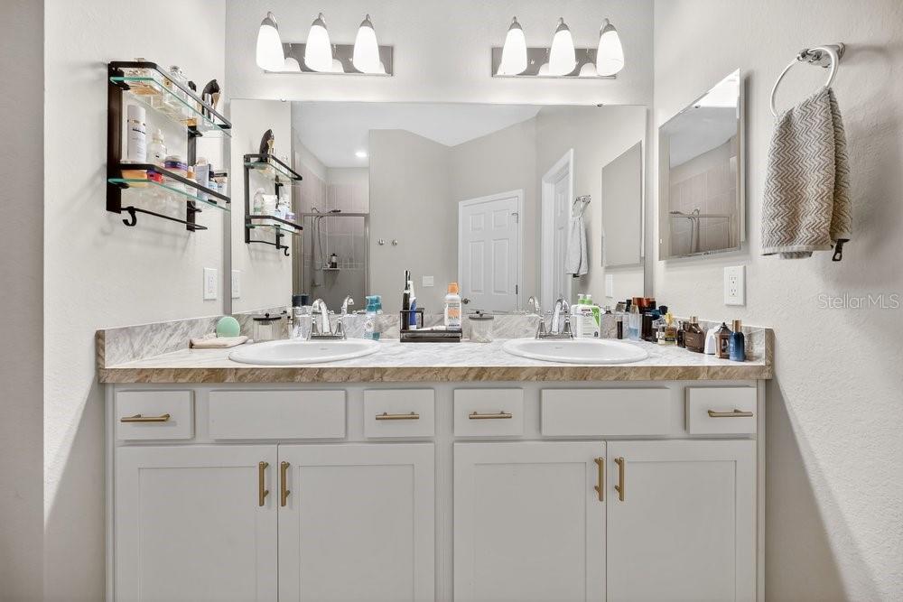 Image 20 of 32 For 712 Daphne Drive