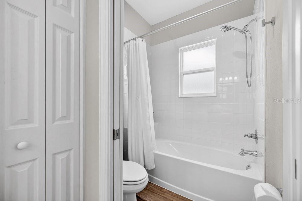 Image 23 of 32 For 712 Daphne Drive