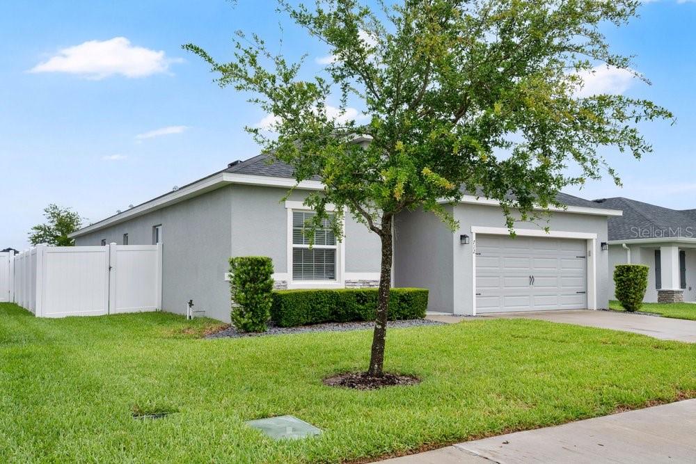 Image 3 of 32 For 712 Daphne Drive