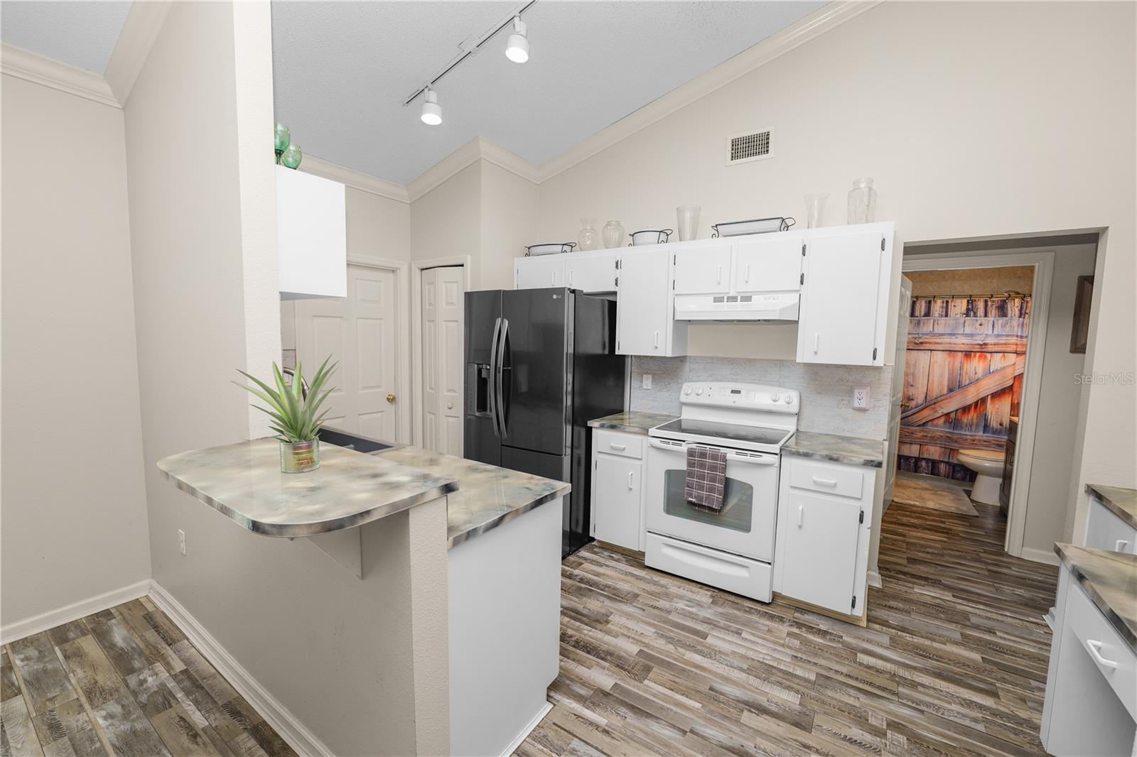 Image 15 of 37 For 225 Lindale Street