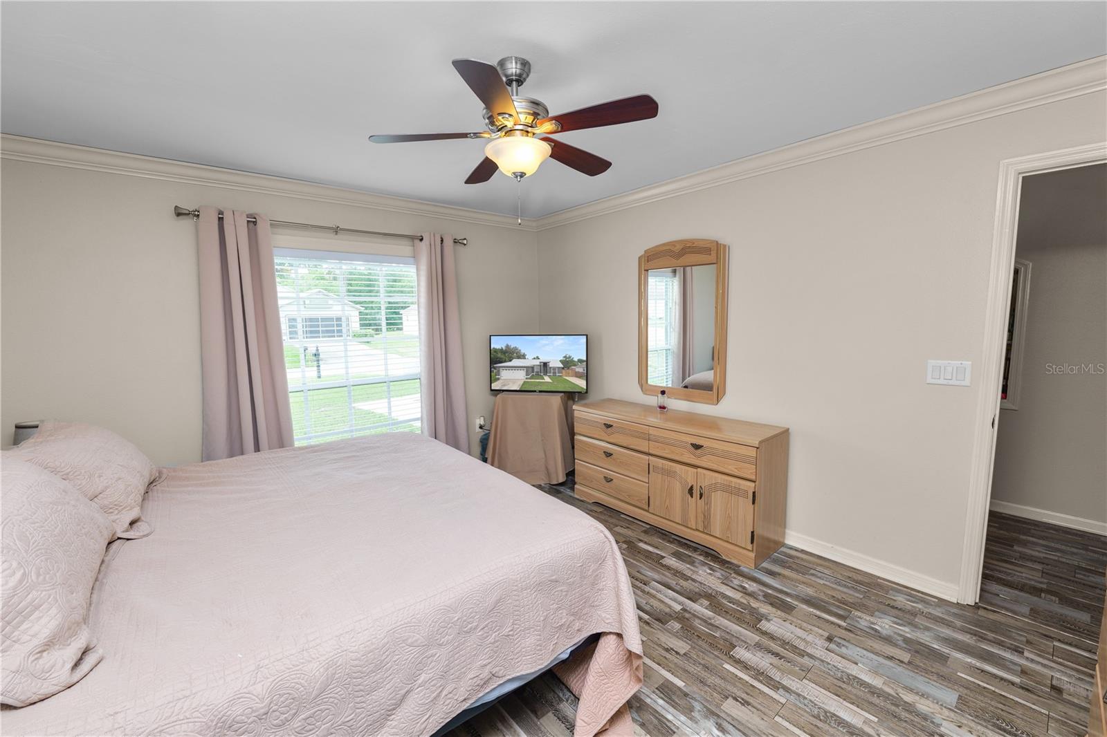 Image 18 of 37 For 225 Lindale Street