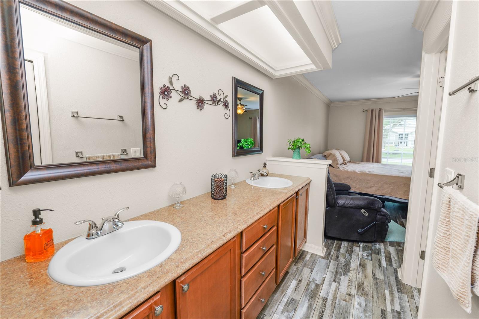 Image 20 of 37 For 225 Lindale Street