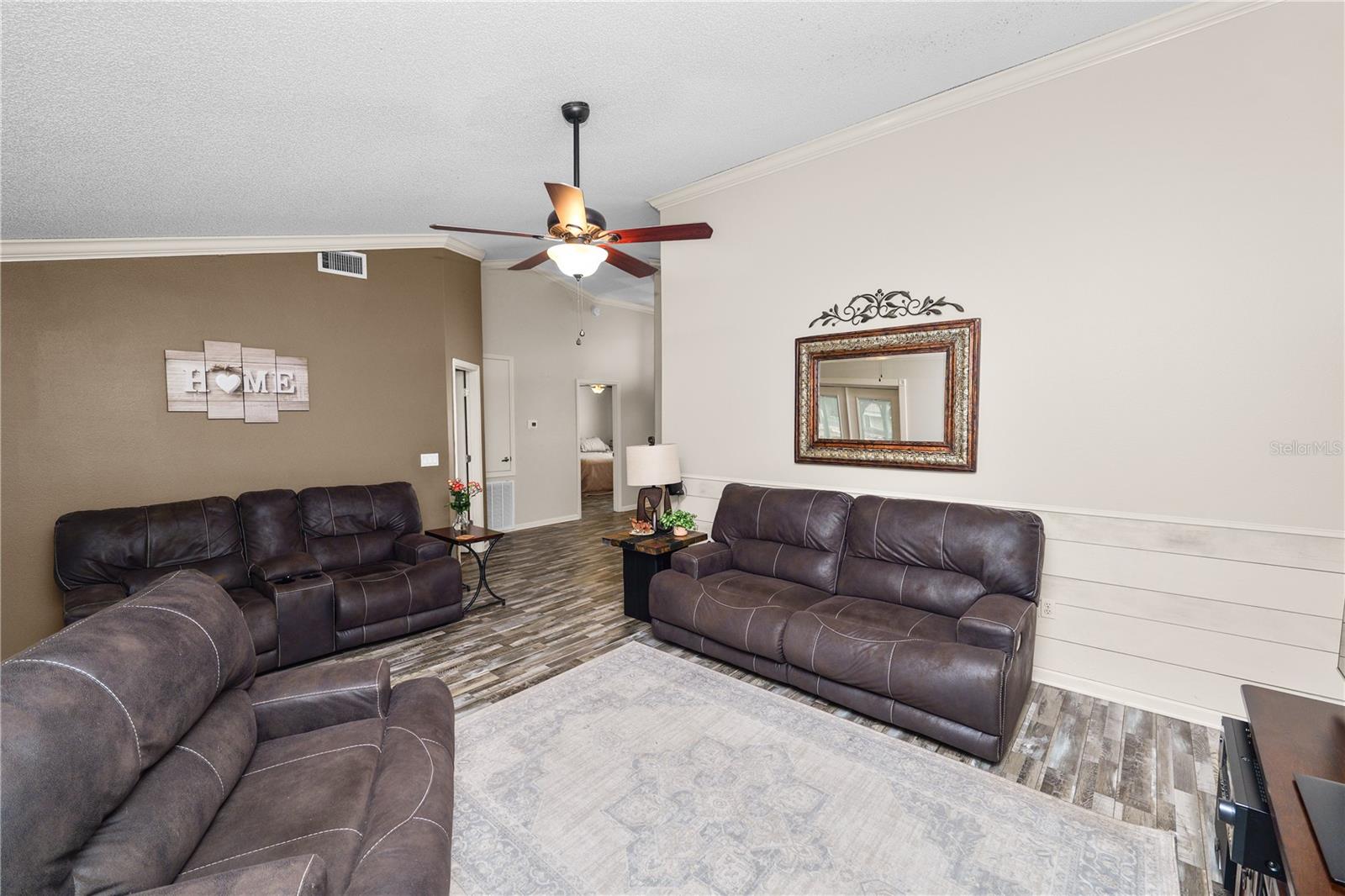 Image 9 of 37 For 225 Lindale Street