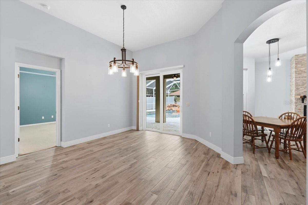 Image 10 of 61 For 2214 Longmore Circle