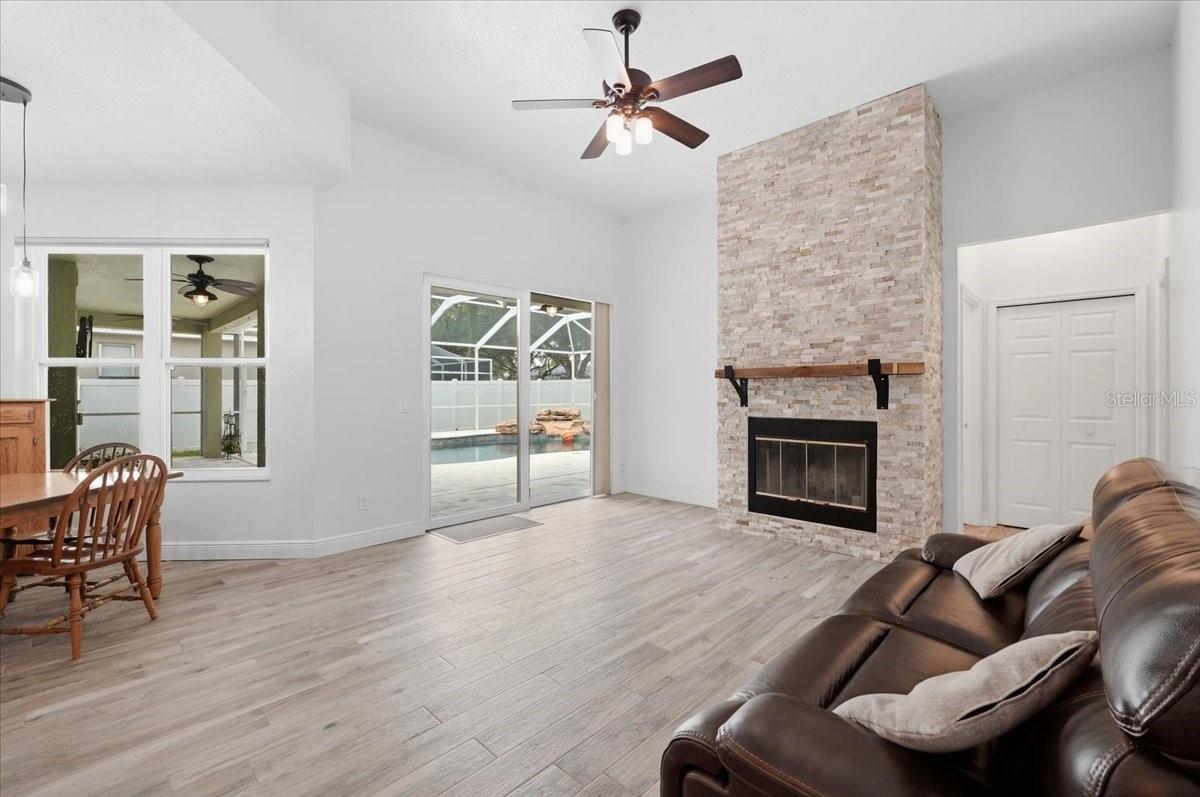 Image 15 of 61 For 2214 Longmore Circle