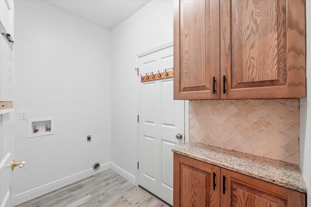 Image 47 of 61 For 2214 Longmore Circle