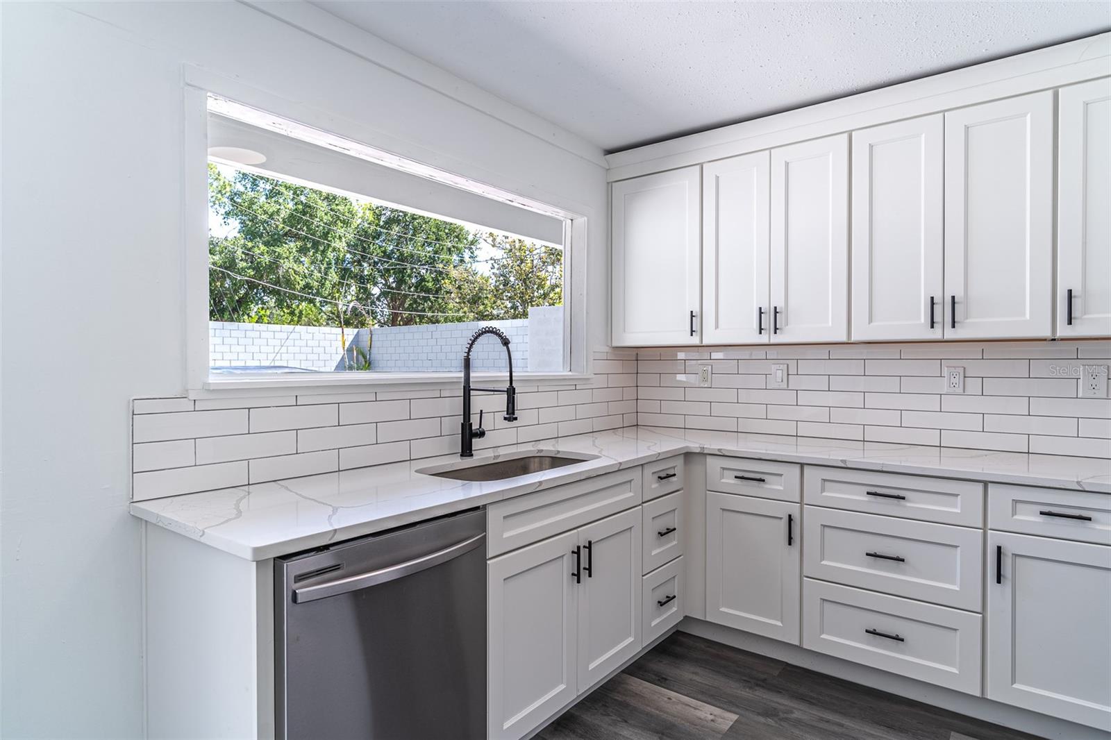 Image 10 of 37 For 1558 Drexel Avenue Ne