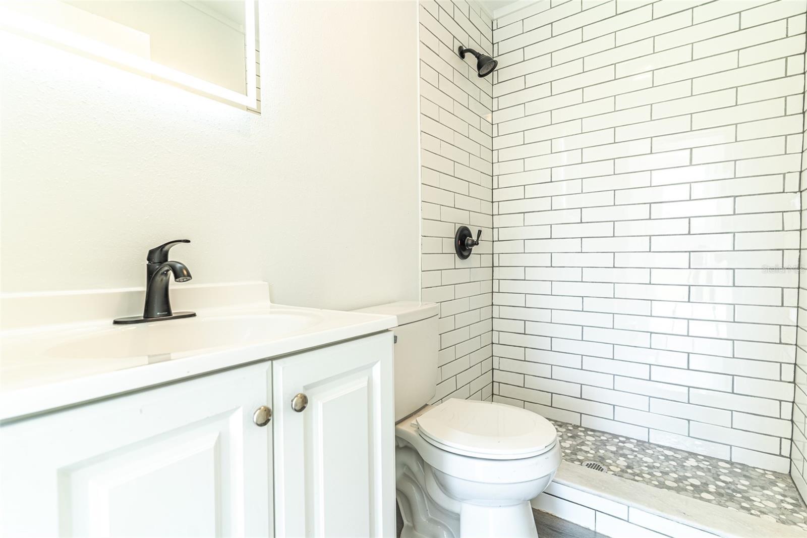 Image 14 of 37 For 1558 Drexel Avenue Ne