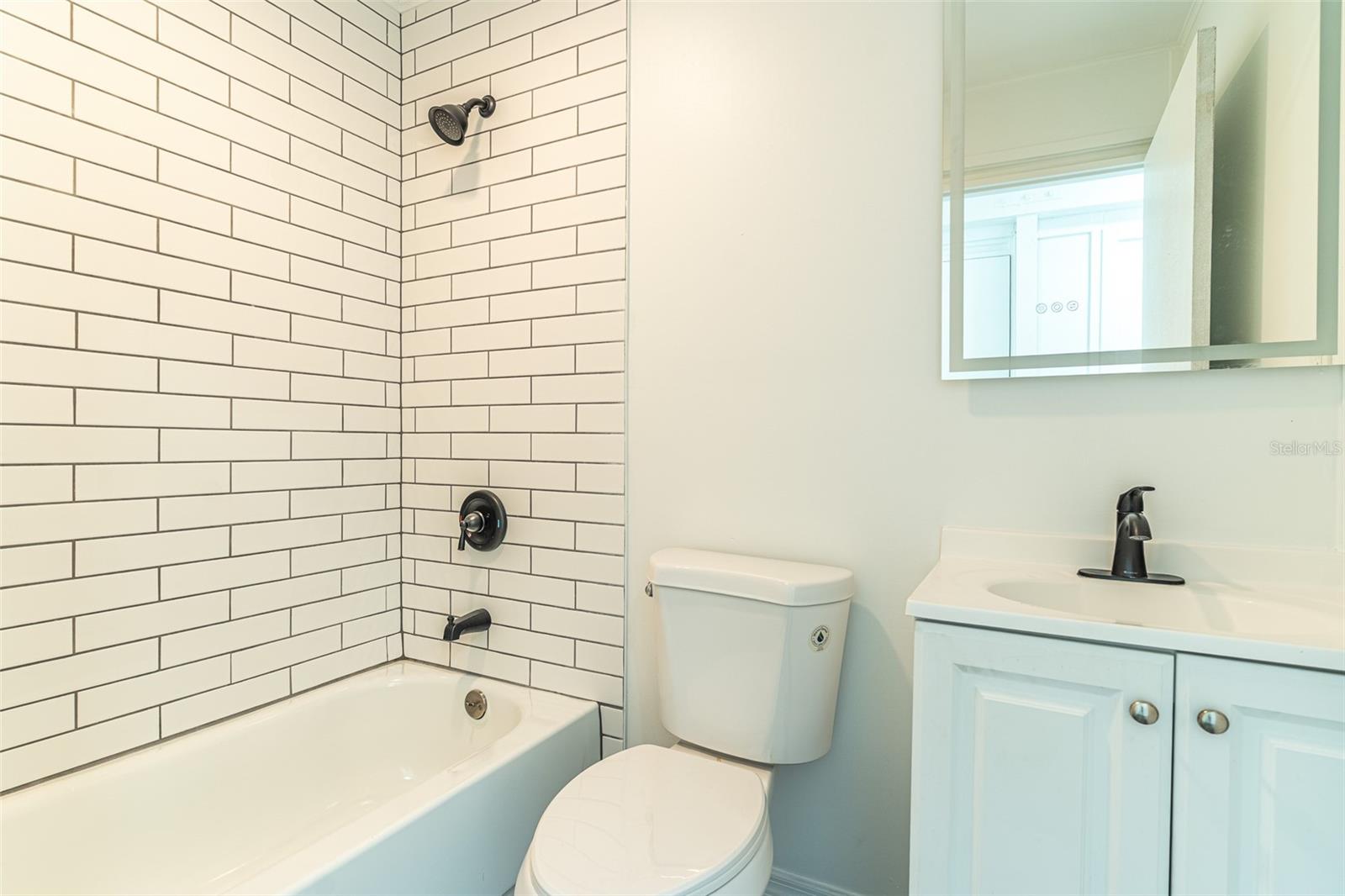 Image 15 of 37 For 1558 Drexel Avenue Ne