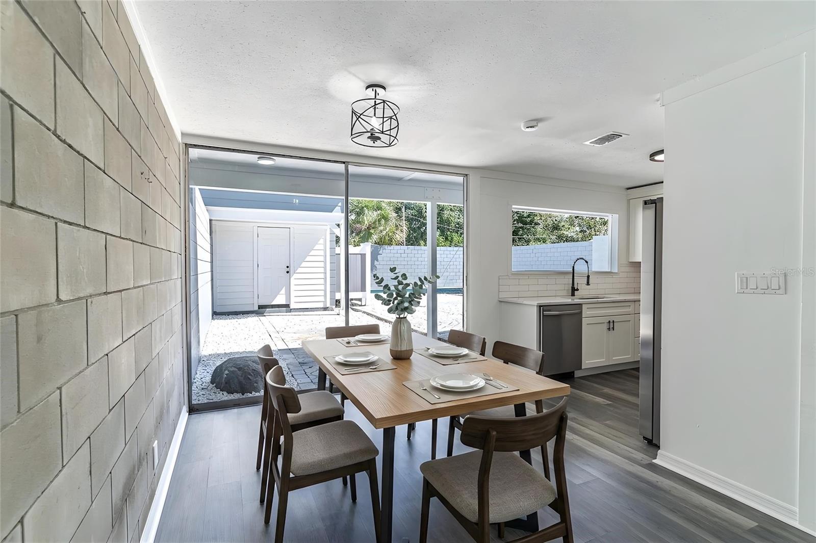 Image 3 of 37 For 1558 Drexel Avenue Ne