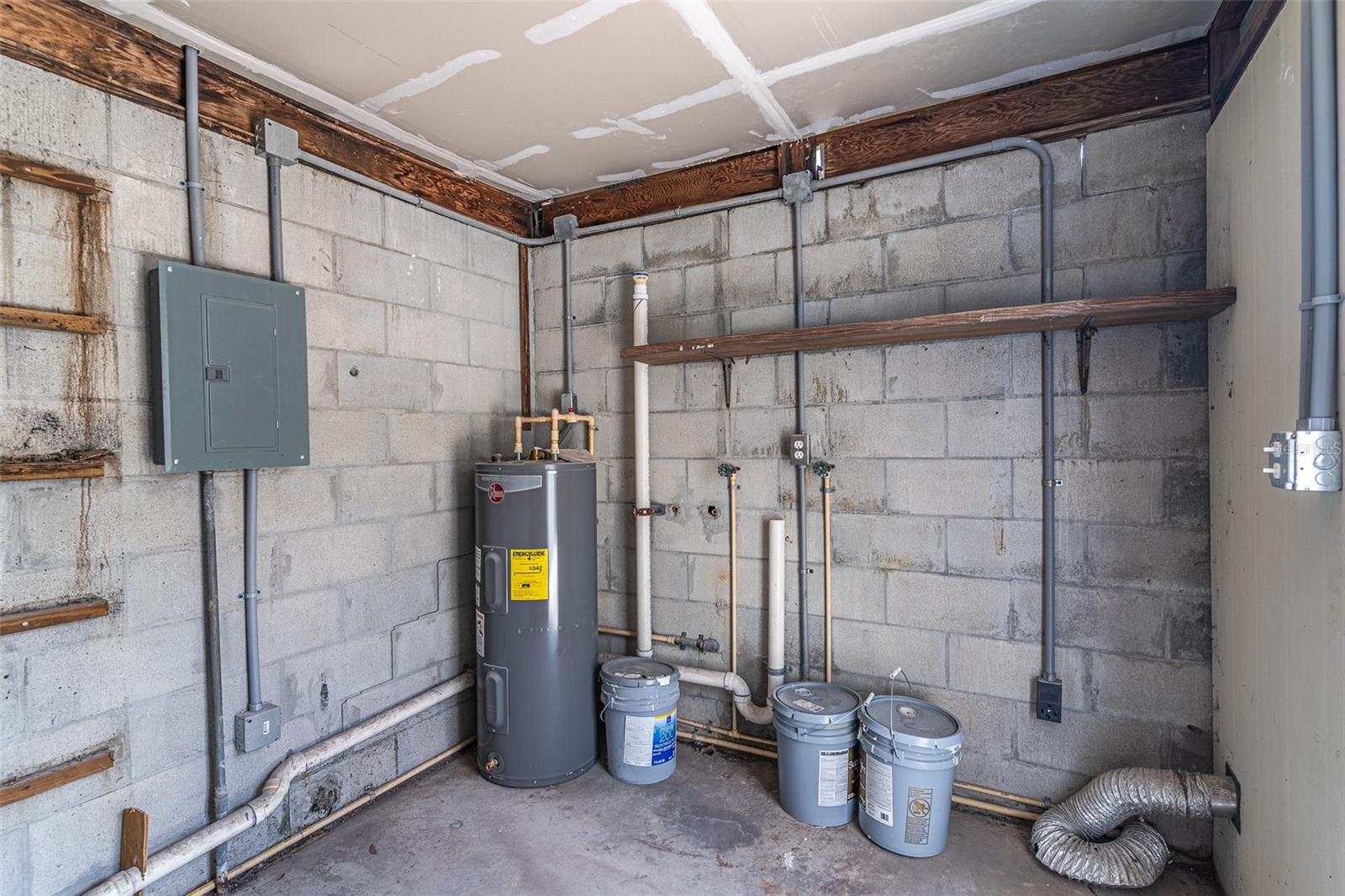 Image 31 of 37 For 1558 Drexel Avenue Ne