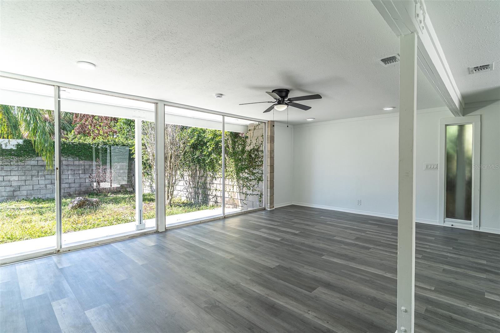 Image 6 of 37 For 1558 Drexel Avenue Ne