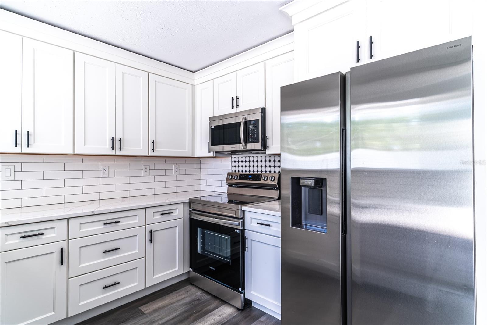 Image 8 of 37 For 1558 Drexel Avenue Ne