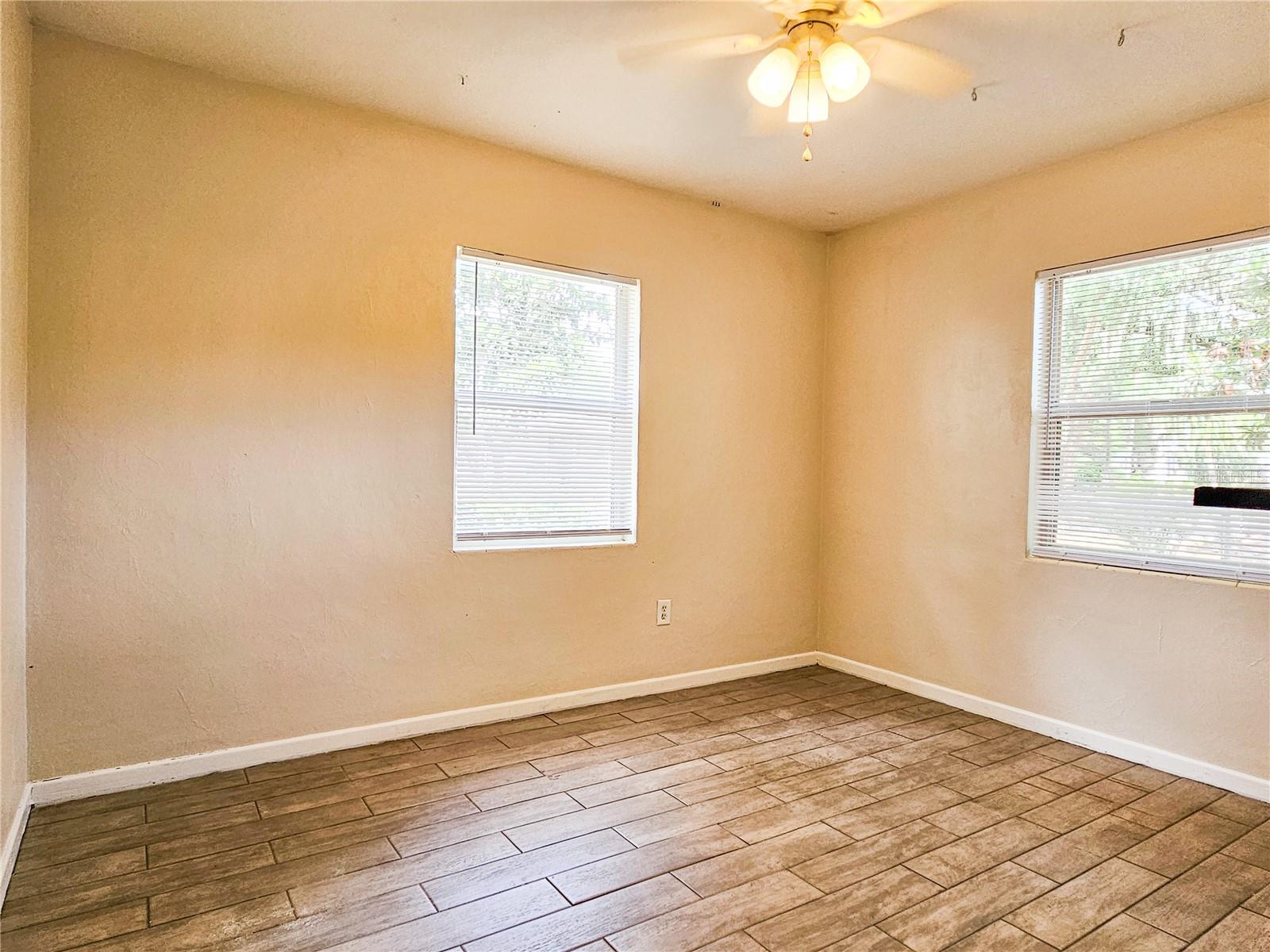 Image 12 of 17 For 1917 Casco Street