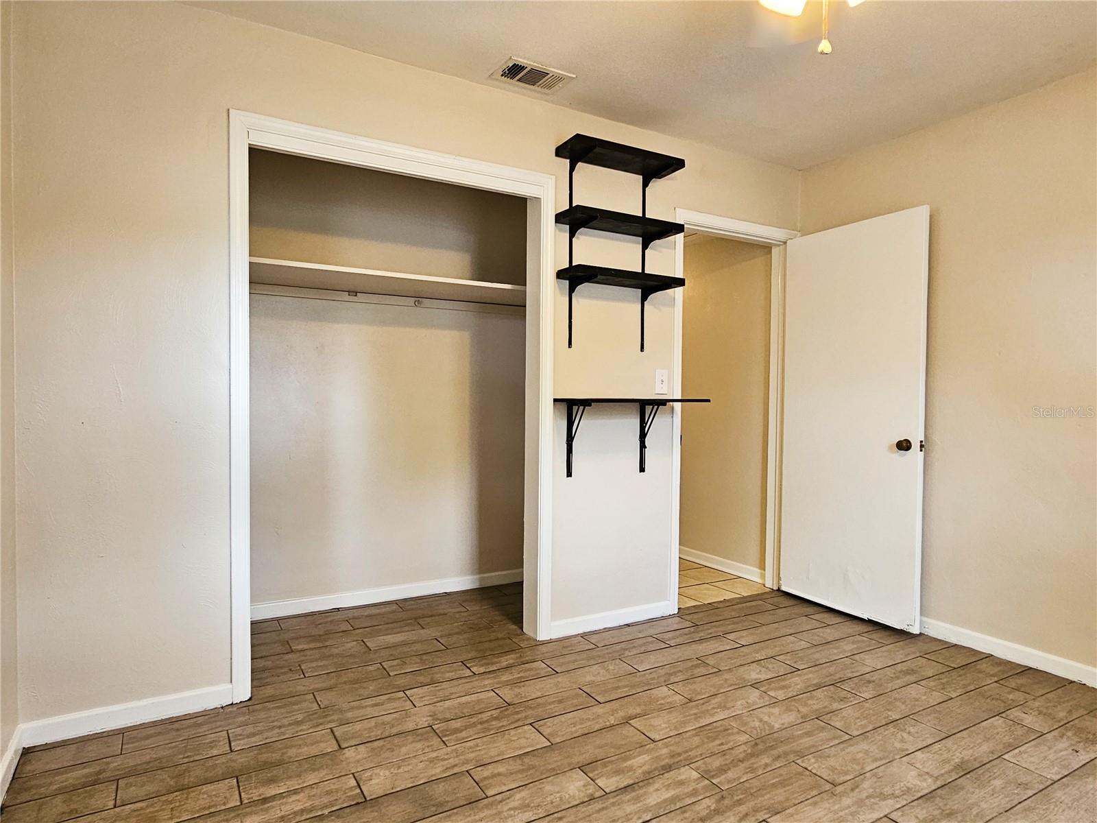 Image 13 of 17 For 1917 Casco Street