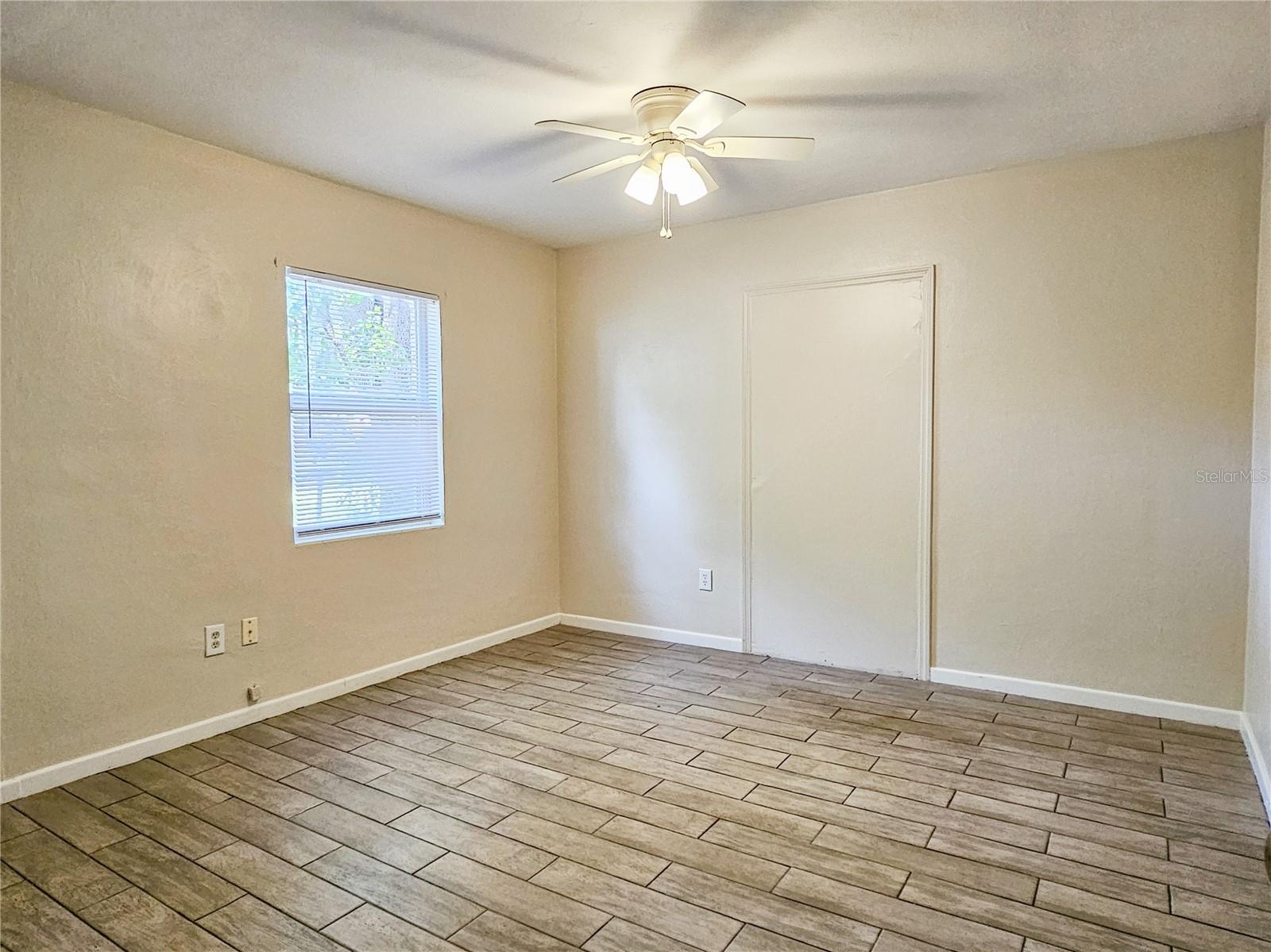 Image 14 of 17 For 1917 Casco Street