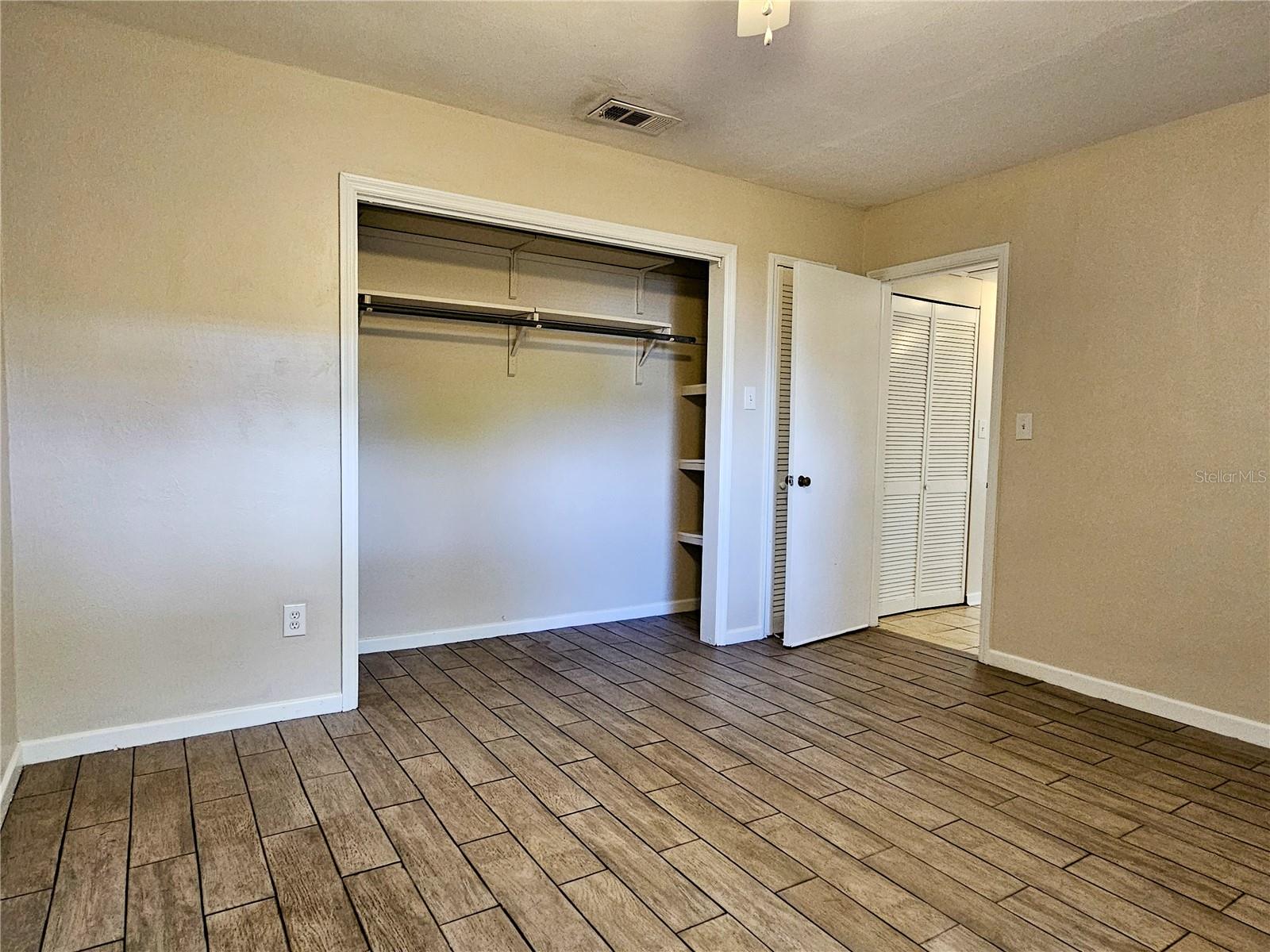 Image 15 of 17 For 1917 Casco Street