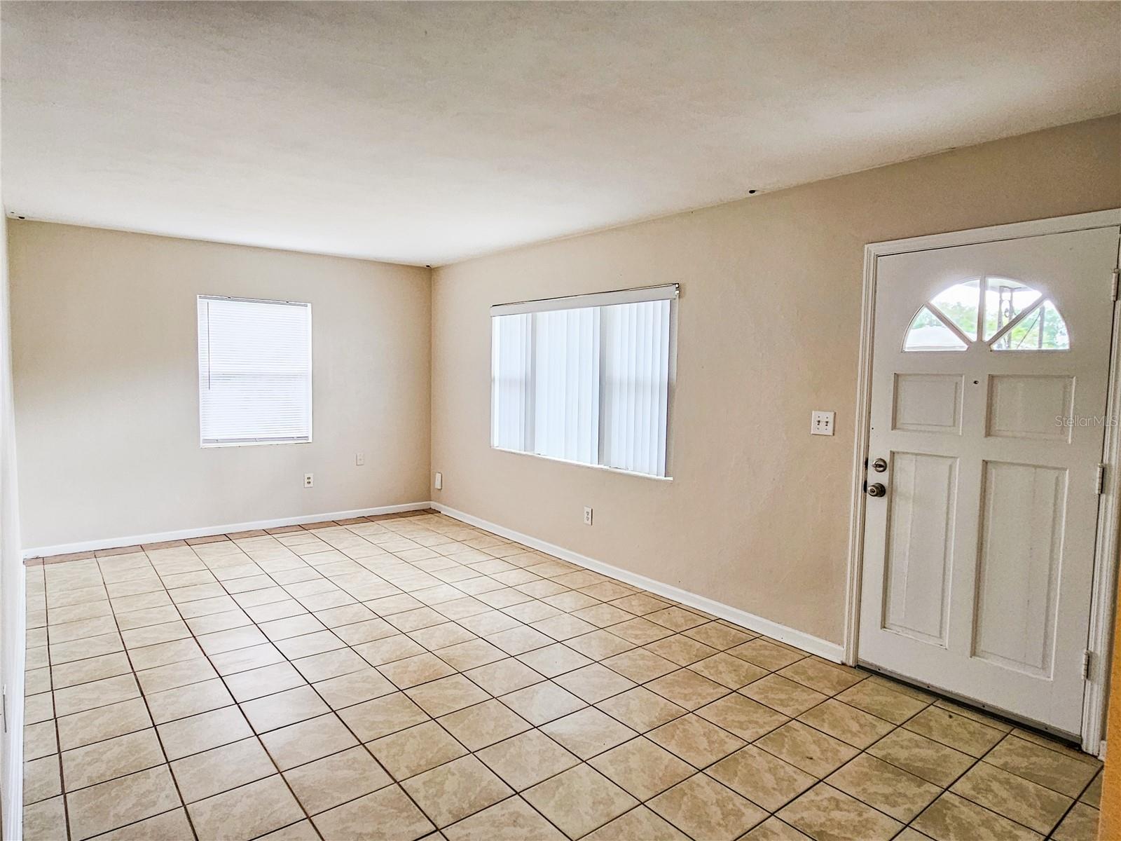 Image 3 of 17 For 1917 Casco Street