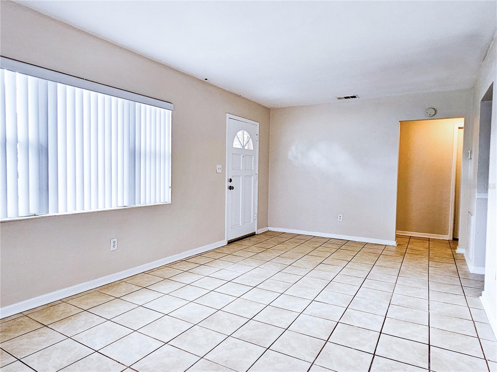 Image 4 of 17 For 1917 Casco Street