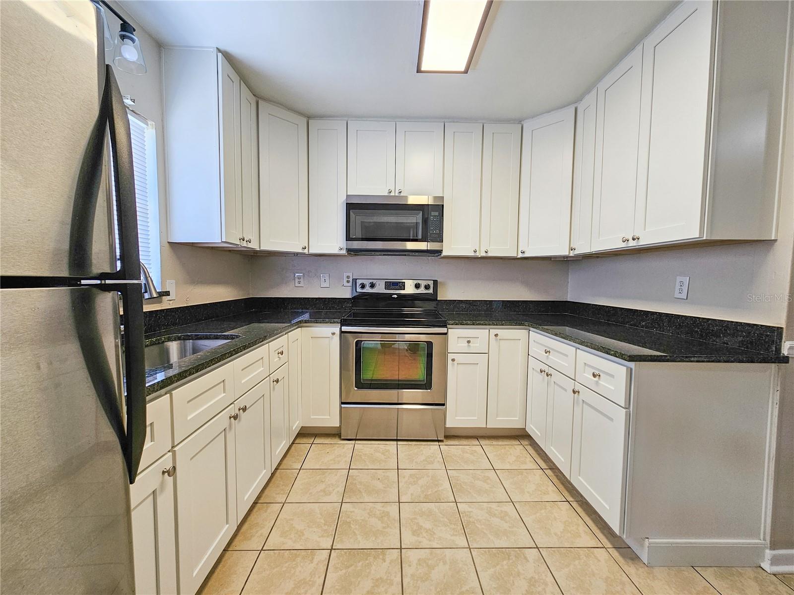 Image 8 of 17 For 1917 Casco Street