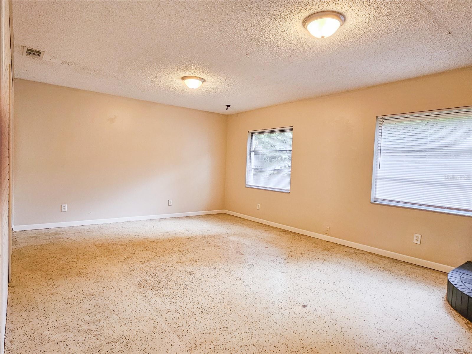 Image 9 of 17 For 1917 Casco Street