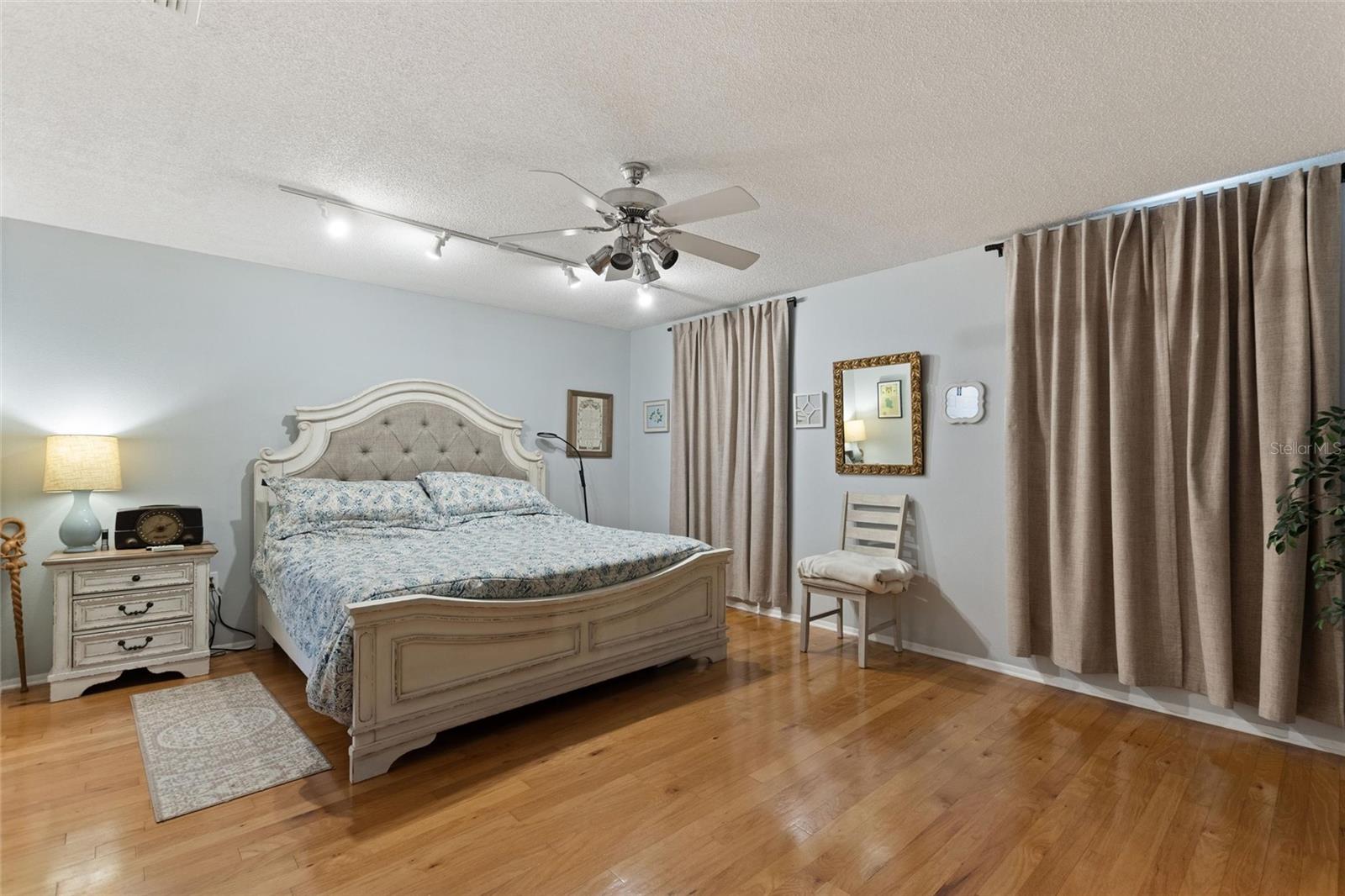 Image 12 of 27 For 1083 Motorcoach Drive