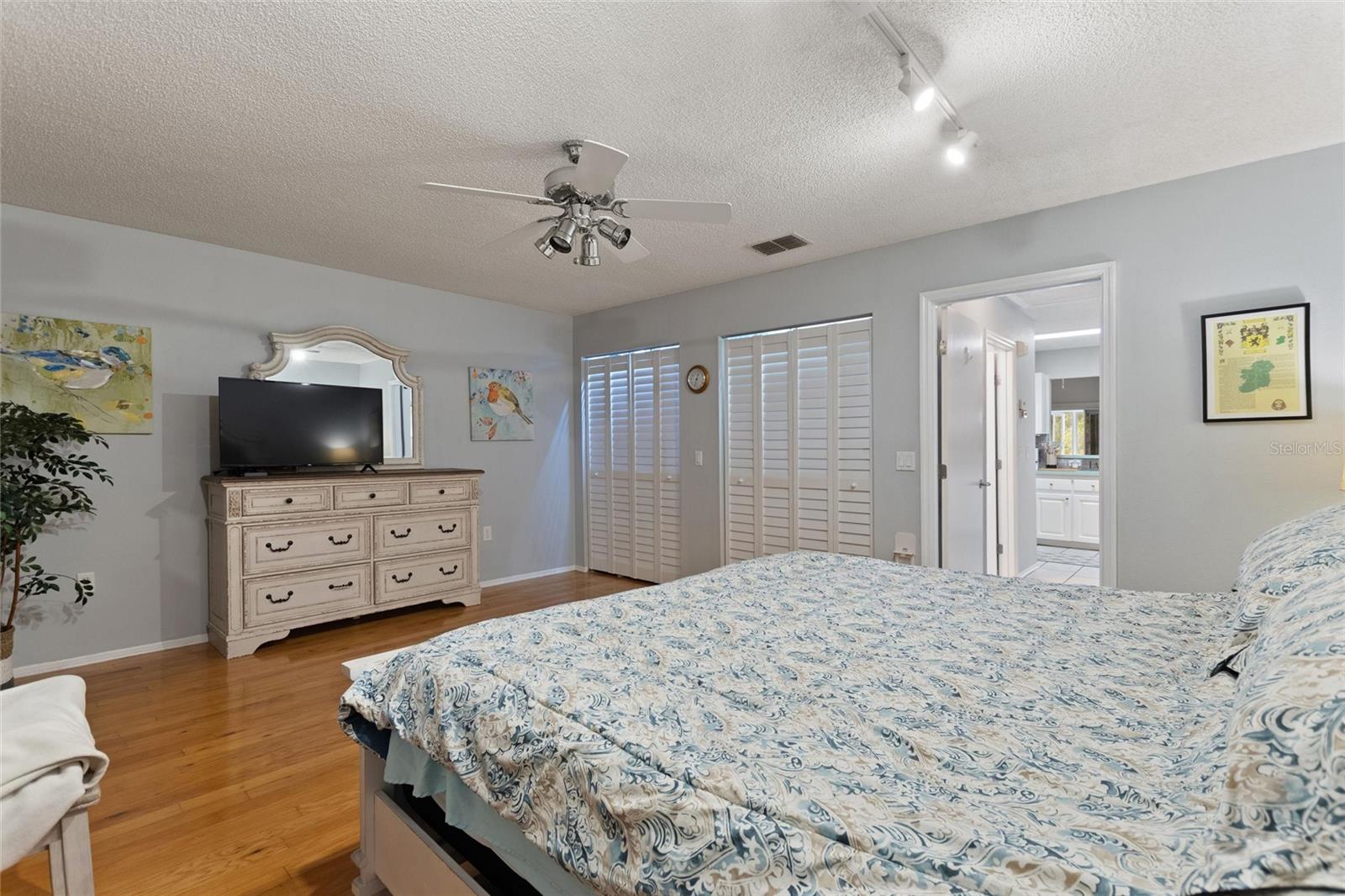 Image 14 of 27 For 1083 Motorcoach Drive