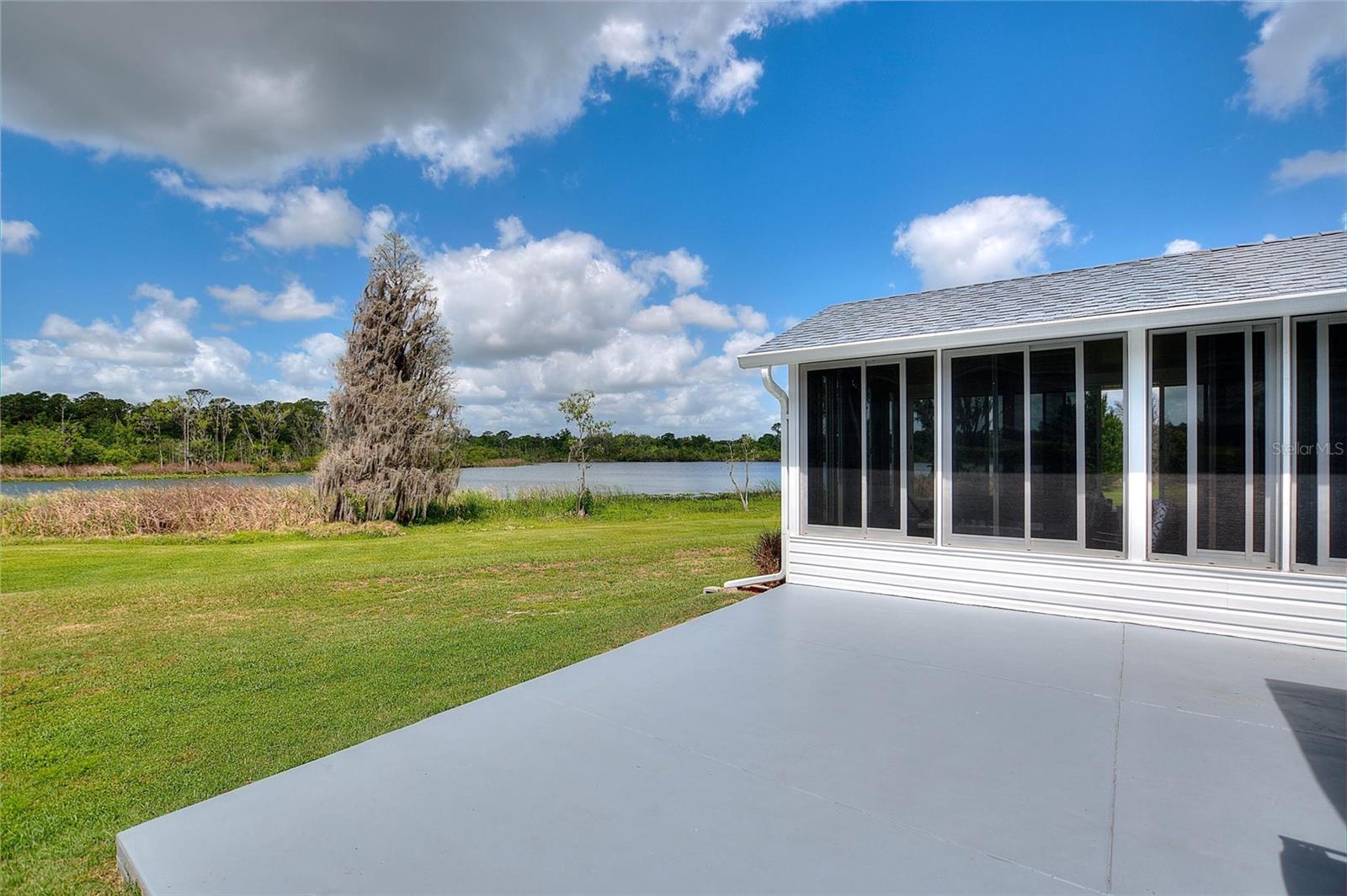 Image 4 of 27 For 1083 Motorcoach Drive