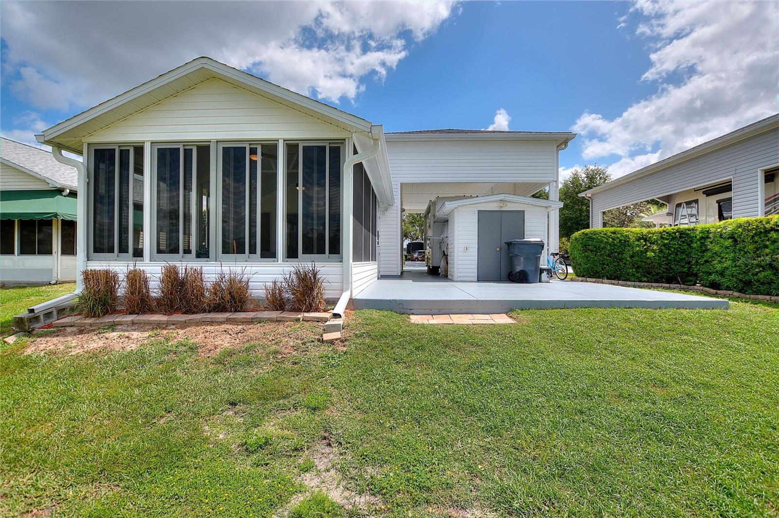 Image 5 of 27 For 1083 Motorcoach Drive