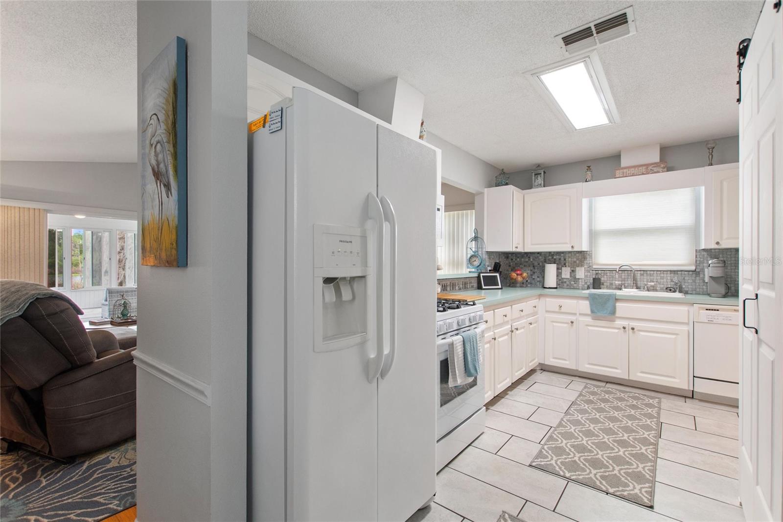 Image 7 of 27 For 1083 Motorcoach Drive