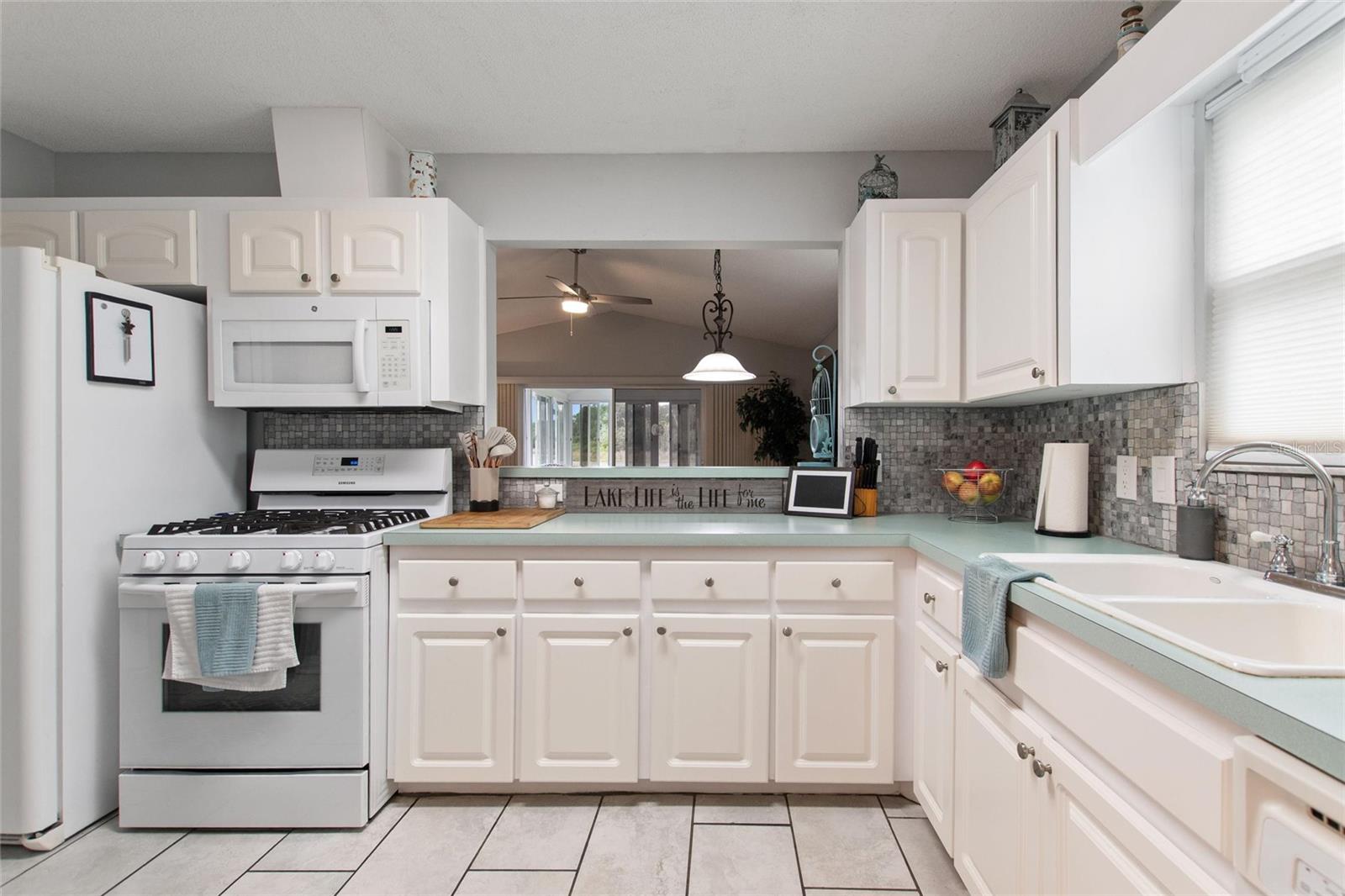 Image 8 of 27 For 1083 Motorcoach Drive