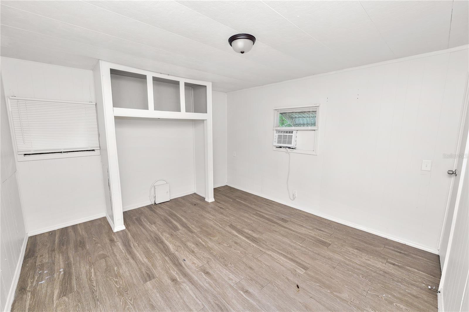 Image 17 of 30 For 829 Nashville Road