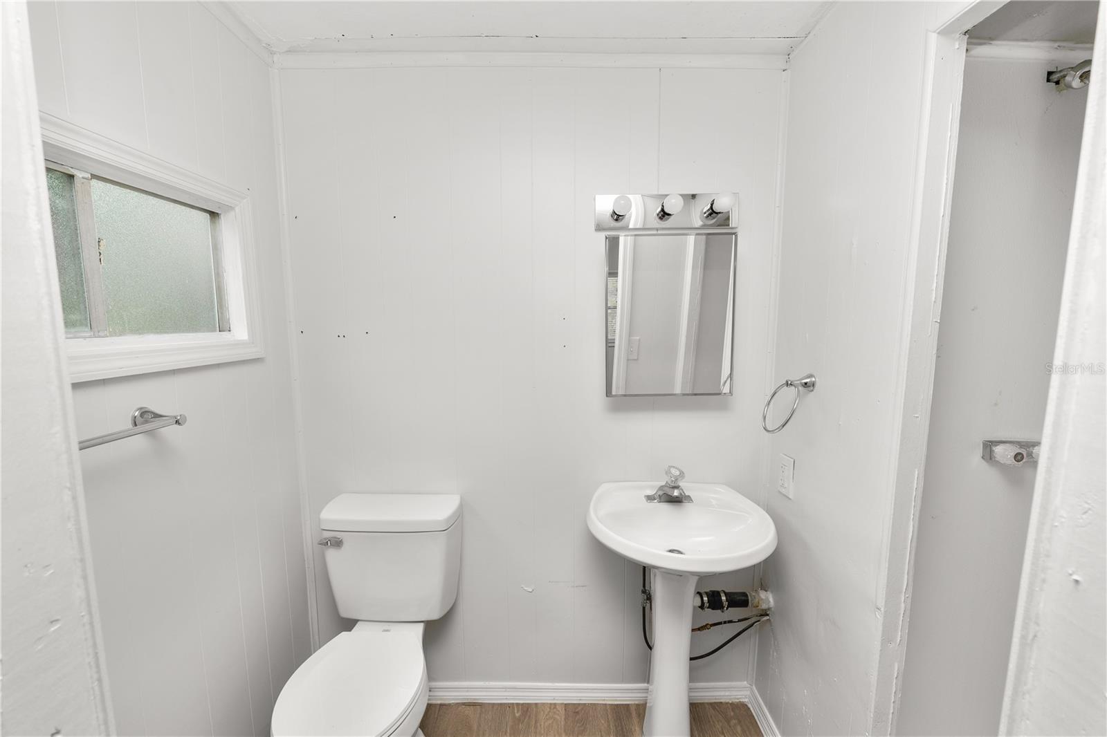 Image 24 of 30 For 829 Nashville Road