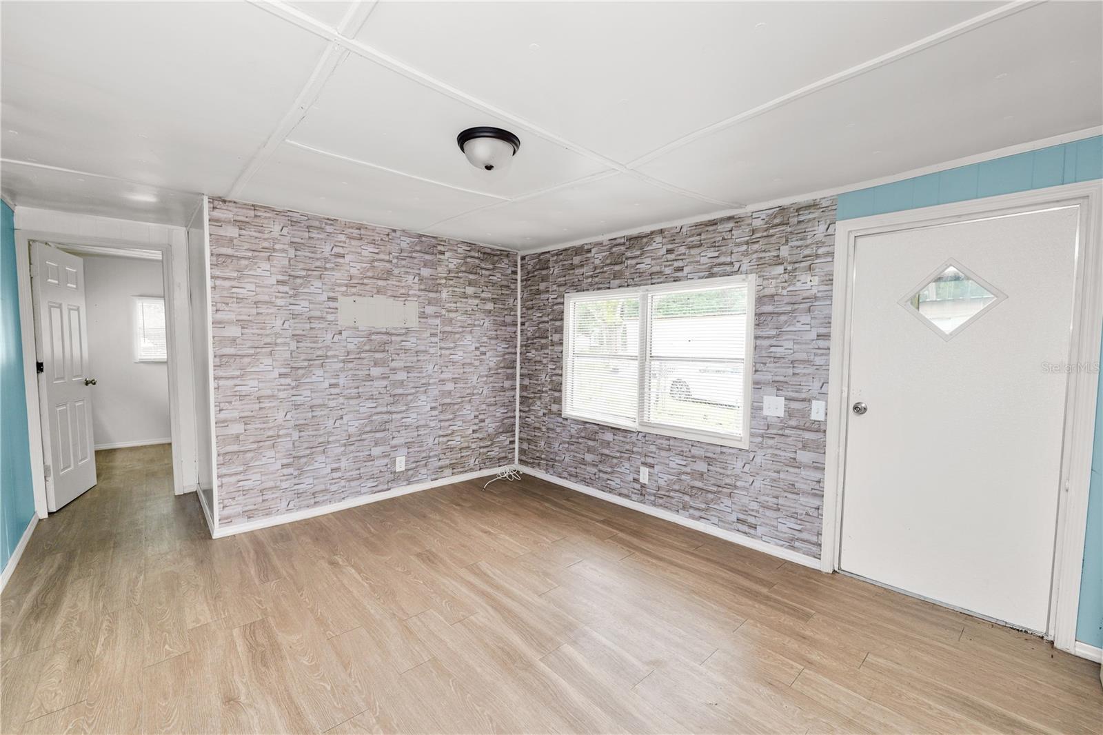 Image 9 of 30 For 829 Nashville Road