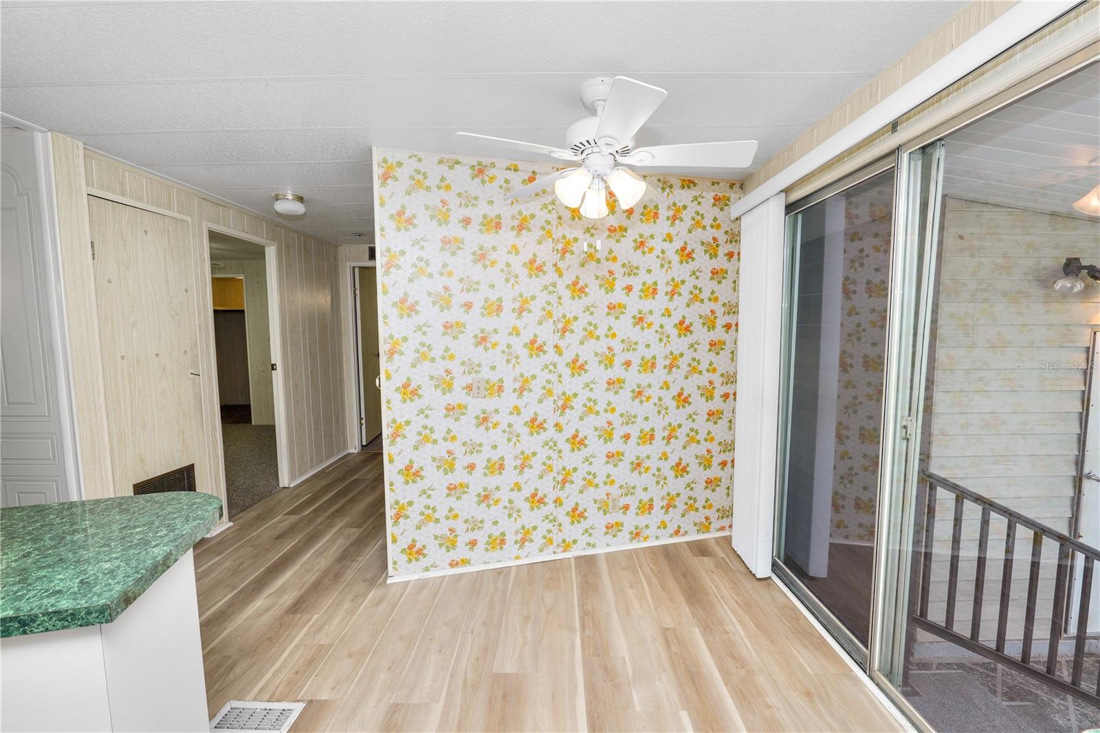 Image 12 of 42 For 1610 Reynolds Road 4