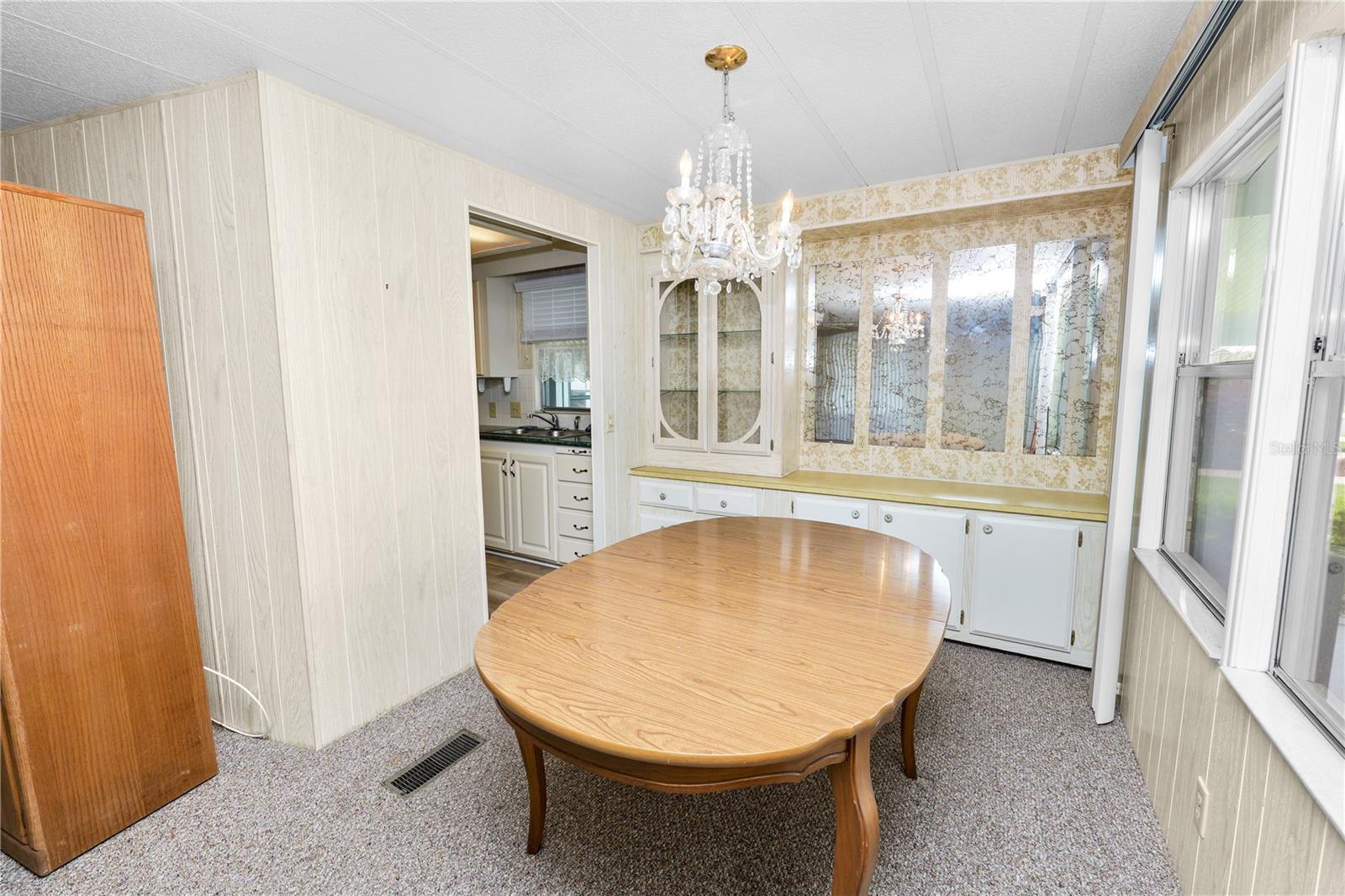 Image 13 of 42 For 1610 Reynolds Road 4