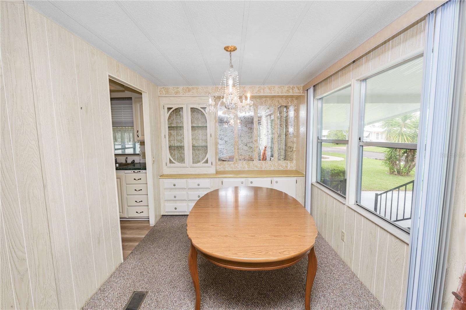 Image 14 of 42 For 1610 Reynolds Road 4