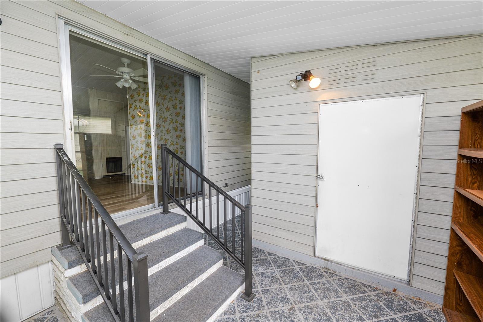 Image 4 of 42 For 1610 Reynolds Road 4