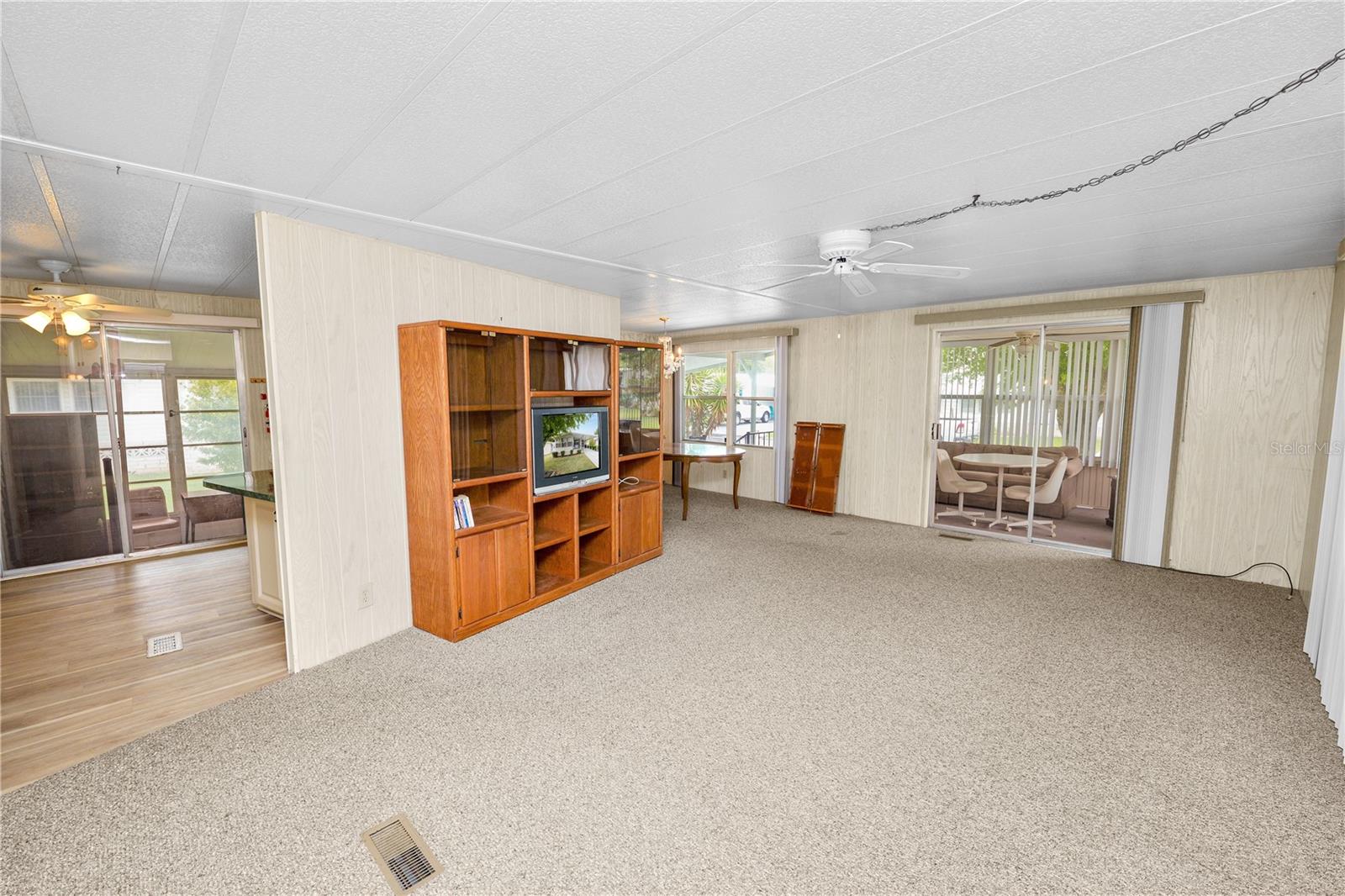 Image 5 of 42 For 1610 Reynolds Road 4