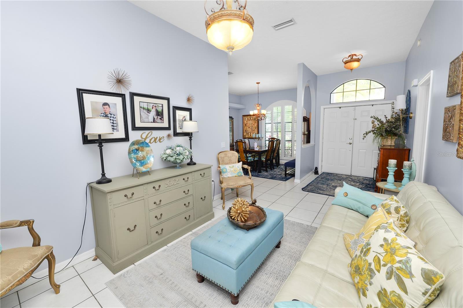 Listing photo id 8 for 935 Balsamina Drive